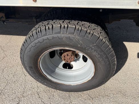 Used 2006 Chevrolet Express 3500 RWD image 5