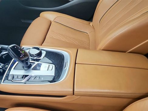 Used 2017 BMW 750i xDrive image 21
