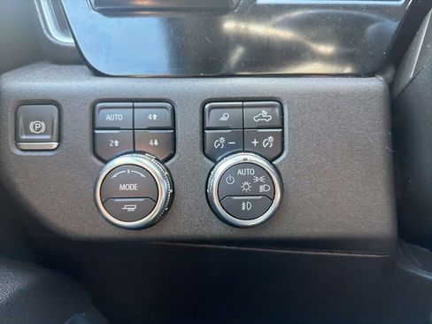 Used 2024 GMC Sierra 2500 SLT AWD/4WD image 18