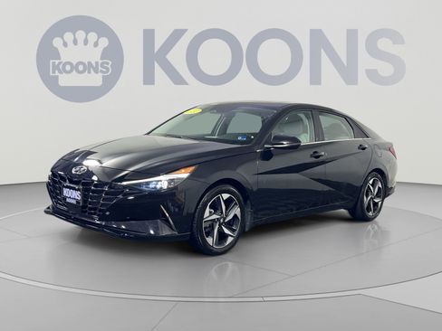 Used 2022 Hyundai Elantra Limited w/ Cargo Package FWD image 1