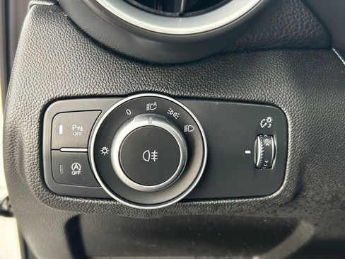 New 2025 Alfa Romeo Giulia w/ Driving Assist Package image 28