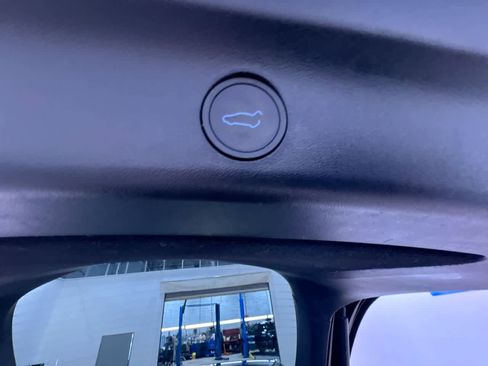 Used 2023 Tesla Model Y Long Range image 40