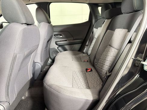 Used 2026 Nissan Kicks SV FWD image 15