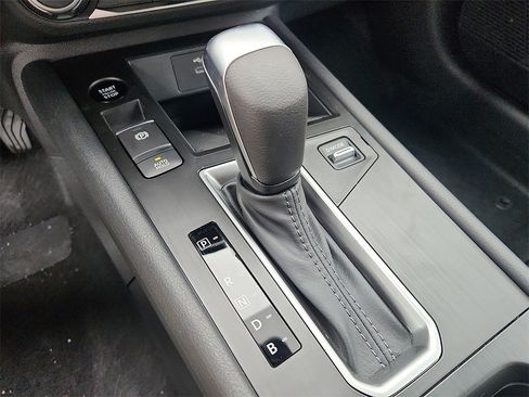 New 2026 Nissan Kicks S image 7