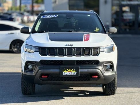 Used 2022 Jeep Compass Trailhawk w/ Trailhawk Convenience Group AWD/4WD image 2