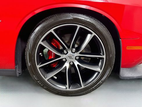 Used 2018 Dodge Challenger R/T Scat Pack RWD image 30