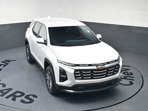 Certified 2025 Chevrolet Equinox LT w/ Safety and Technology Package image 30