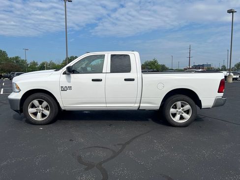 Used 2024 RAM 1500 Classic SLT AWD/4WD image 3