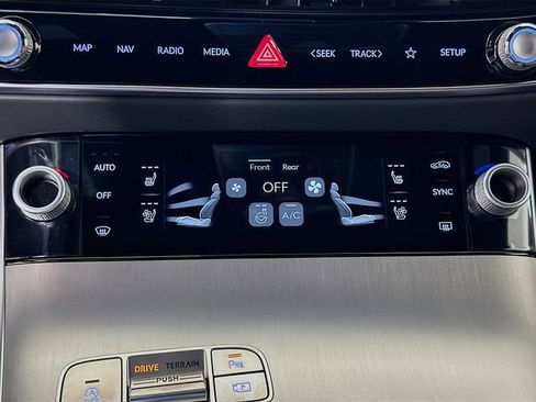 Certified 2026 Genesis GV70 3.5T Sport Advanced AWD/4WD image 16