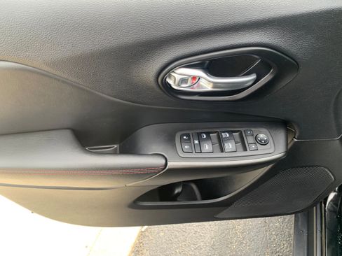 Certified 2022 Jeep Cherokee Trailhawk image 21