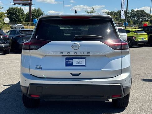 Used 2024 Nissan Rogue S FWD image 4