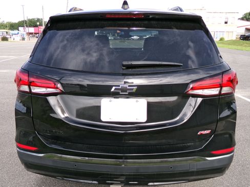 Used 2023 Chevrolet Equinox RS FWD image 4