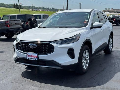 Used 2024 Ford Escape Active w/ Tech Pack #2 AWD/4WD image 8