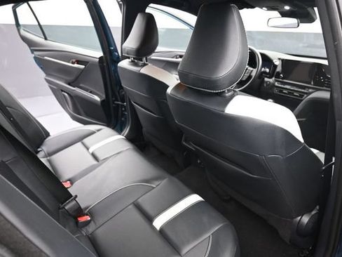 Used 2025 Toyota Camry SE FWD image 28