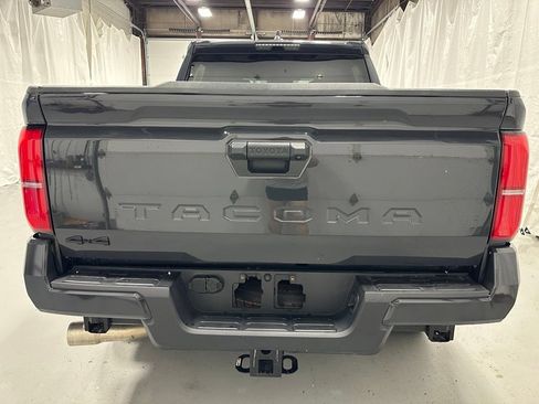 Used 2025 Toyota Tacoma TRD Off-Road AWD/4WD image 6