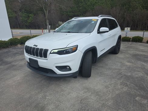 Used 2019 Jeep Cherokee Latitude w/ Popular Appearance Group FWD image 8