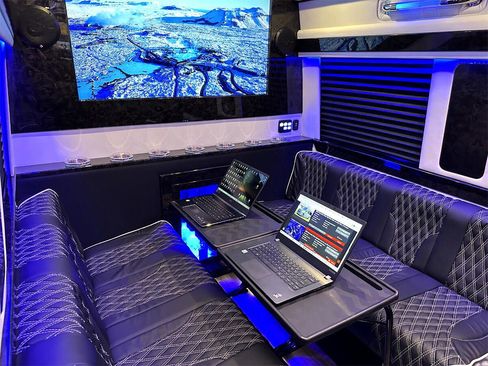 Used 2024 Mercedes-Benz Sprinter 3500 image 4