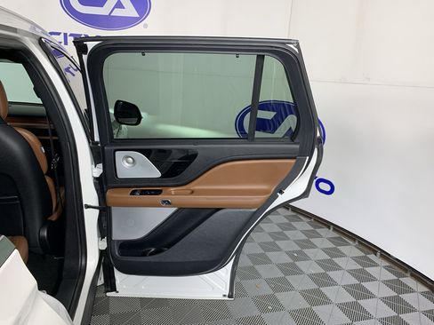 Used 2020 Lincoln Aviator Reserve w/ Equipment Group 201A AWD/4WD image 39