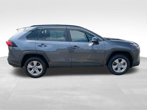 Used 2022 Toyota RAV4 XLE w/ Convenience Package AWD/4WD image 8