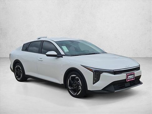 Used 2025 Kia K4 EX FWD image 3
