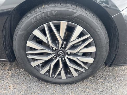 Used 2023 Nissan Altima 2.5 SV image 17