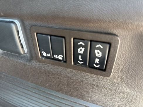 Used 2022 Chevrolet Suburban Z71 w/ Z71 Off-Road Package image 36