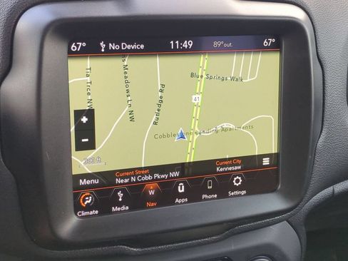 Used 2023 Jeep Renegade Latitude AWD/4WD image 19