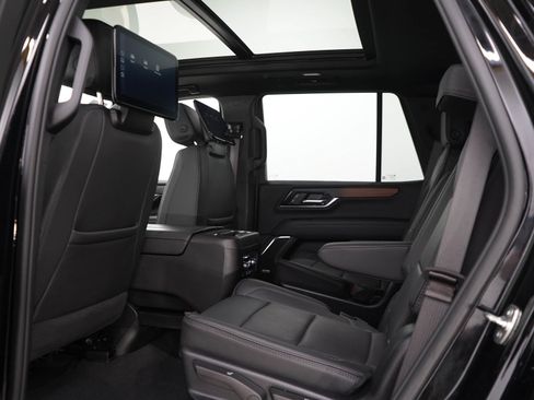 Used 2025 GMC Yukon Denali w/ Denali Reserve Package AWD/4WD image 20