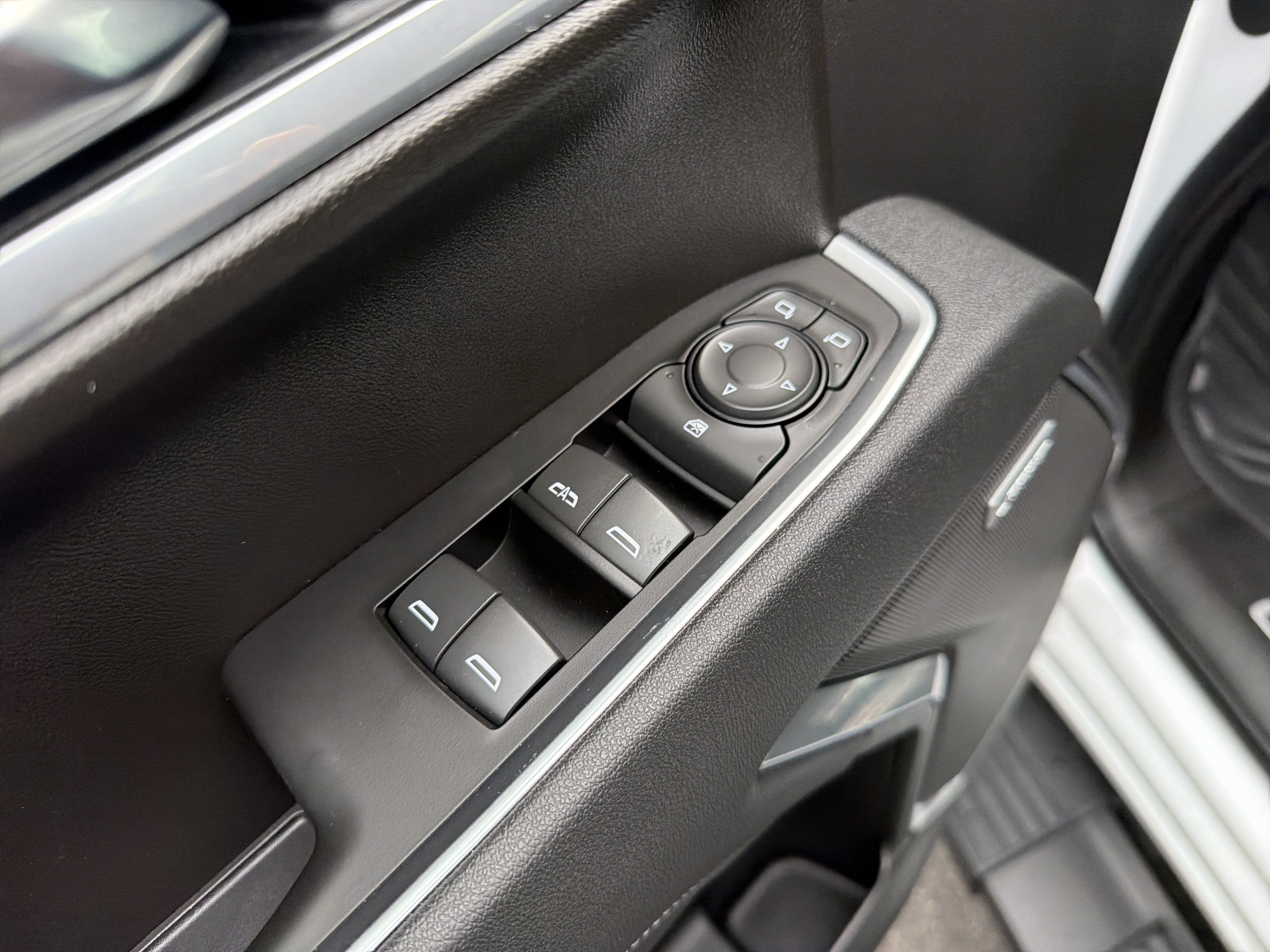 Used 2025 Chevrolet Silverado 1500 RST AWD/4WD image 14