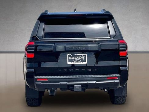 Used 2025 Toyota 4Runner SR5 AWD/4WD image 4
