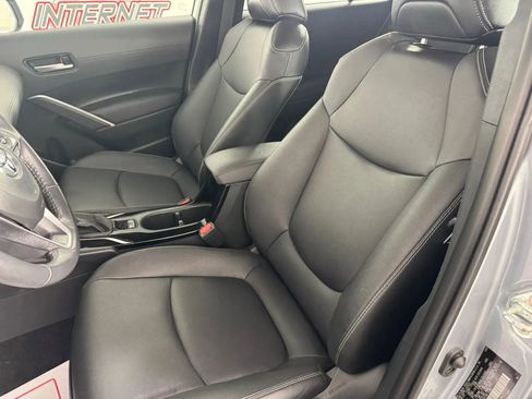 Used 2024 Toyota Corolla Cross XLE w/ Convenience Package AWD/4WD image 35
