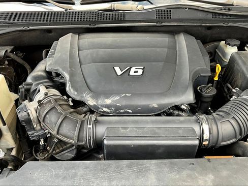 Used 2009 Kia Borrego LX w/ Convenience Pkg image 29