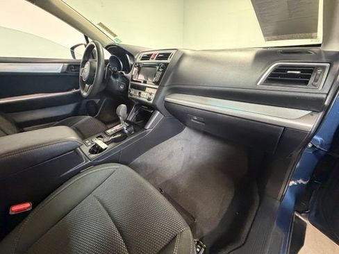 Used 2019 Subaru Outback 2.5i AWD/4WD image 10