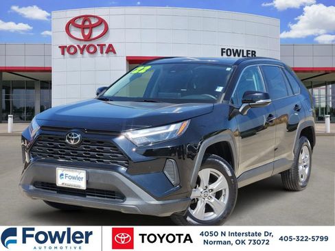 Certified 2022 Toyota RAV4 XLE FWD image 1
