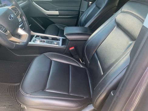 Used 2021 Ford Explorer XLT w/ Equipment Group 202A AWD/4WD image 3