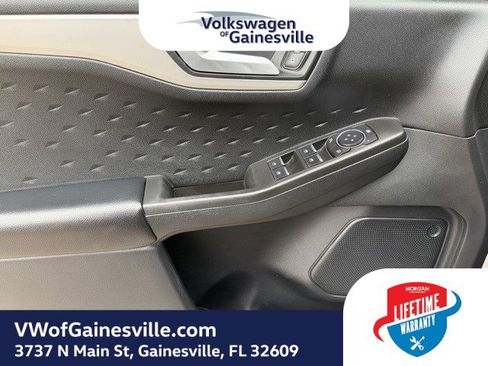 Used 2020 Ford Escape SE Sport image 16