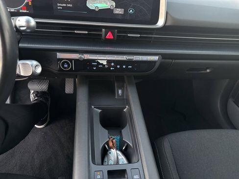 Used 2023 Hyundai Ioniq 6 SE image 33