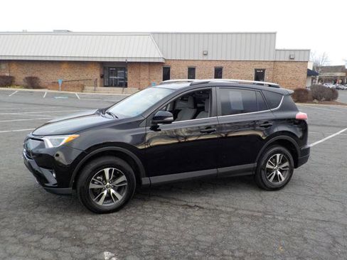Used 2017 Toyota RAV4 XLE image 1