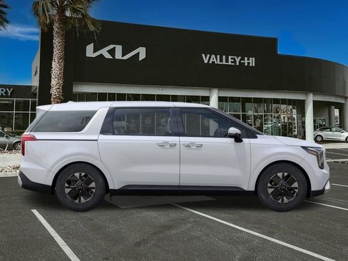 New 2026 Kia Carnival LXS image 8