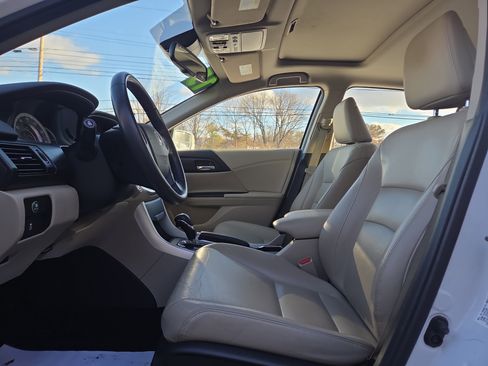 Used 2015 Honda Accord EX-L image 12