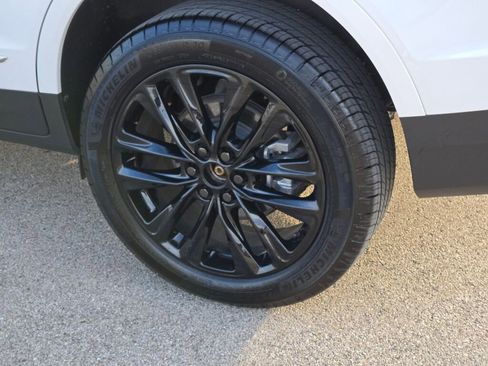 New 2025 Cadillac XT5 Luxury image 15