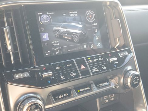 Used 2024 Lexus LX 600 F Sport image 34