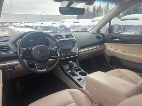 Used 2019 Subaru Outback 3.6R Limited AWD/4WD image 10