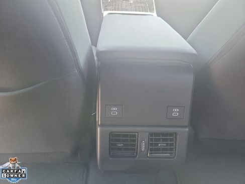 Used 2024 Subaru Solterra AWD/4WD image 23