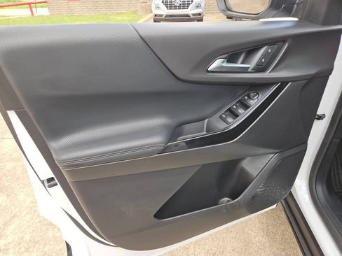 Used 2025 Chevrolet Equinox LT FWD image 14