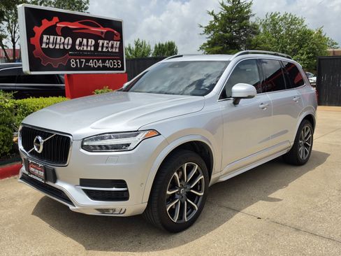 Used 2018 Volvo XC90 T6 Momentum w/ Convenience Package AWD/4WD image 1