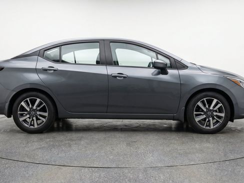 Used 2025 Nissan Versa SV FWD image 11