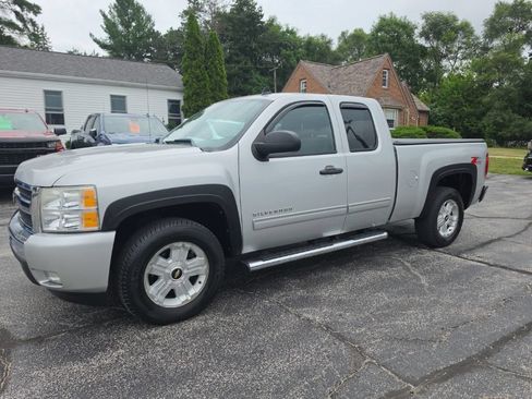 Used 2011 Chevrolet Silverado 1500 LT w/ All-Star Edition AWD/4WD image 3