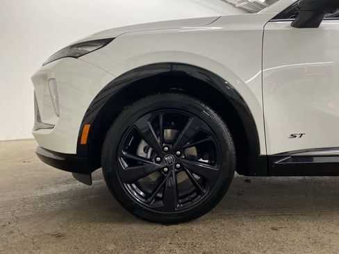 Used 2025 Buick Envision Sport Touring image 12