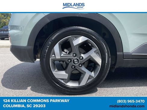 Used 2025 Hyundai Venue SEL FWD image 7